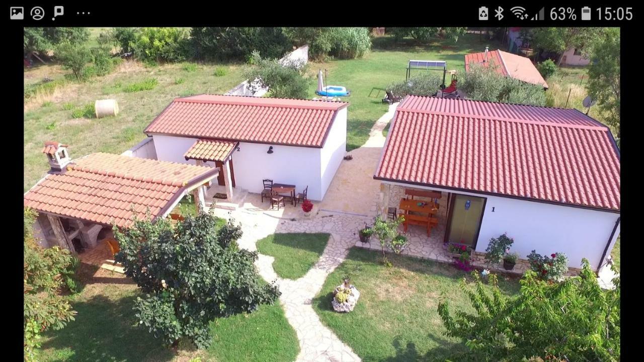 Holiday Home Kerniat Pula Exterior photo